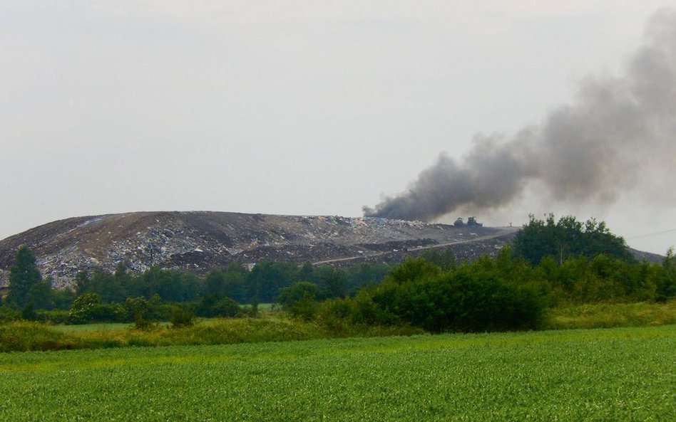 Płonęło składowisko w Kartowicach. Drugi raz w tym roku