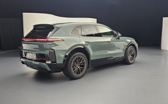 Porsche Cayenne Electric Turbo