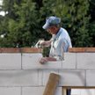 Jaką stawką opodatkować sprzedaż materiałów wraz z ich montażem