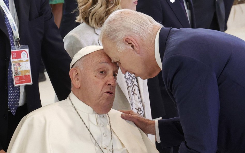 Papież Franciszek i prezydent USA Joe Biden w czasie szczytu G7 w Borgo Egnazia, 14 czerwca 2024 r.