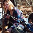 Ree (Jennifer Lawrence) musi się opiekować całą rodziną