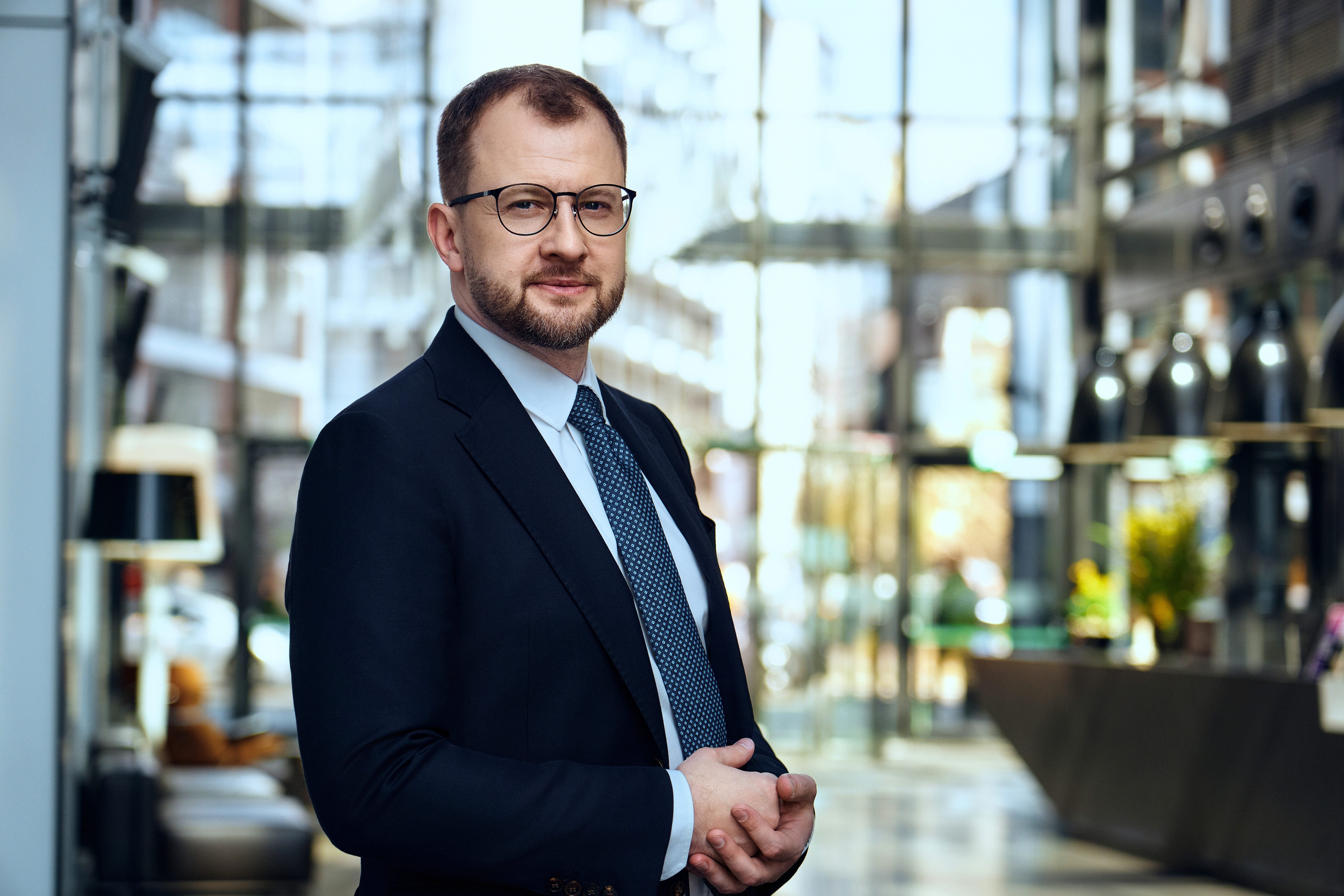 Jak AI, cyfrowe płatności i benefity kartowe kształtują oczekiwania turystów