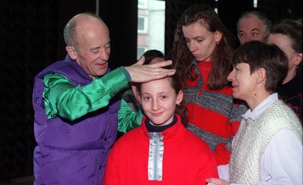 Seans amerykańskiego bioenergoterapeuty Clive'a Harrisa. Rzeszów, styczeń 1998 r.