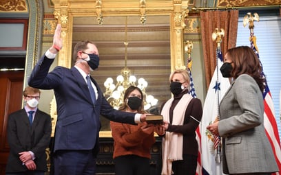 Ceremonia zaprzysiężenia Marka Brzezinskiego z udziałem wiceprezydent USA Kamali Harris
