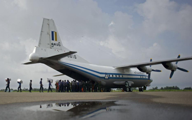 Birmański samolot Shaanxi Y-8