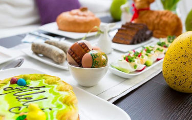 Wielkanocne śniadanie to dla większości Polaków nadal okazja do rodzinnych spotkań.