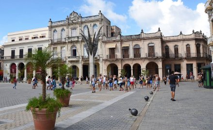 Kuba to jedyny kierunek, który w stosunku do zeszłego roku potaniał
