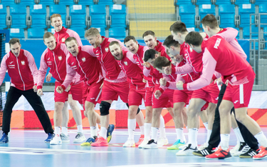 Reprezentacja Polski przed zwycięskim meczem eliminacji mistrzostw Europy z Turcją, 9 stycznia w Pło