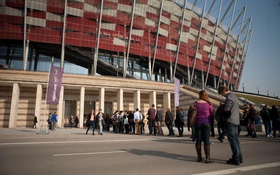 Obecnie polskie przepisy komplikują sprzedaż biletów na mecze