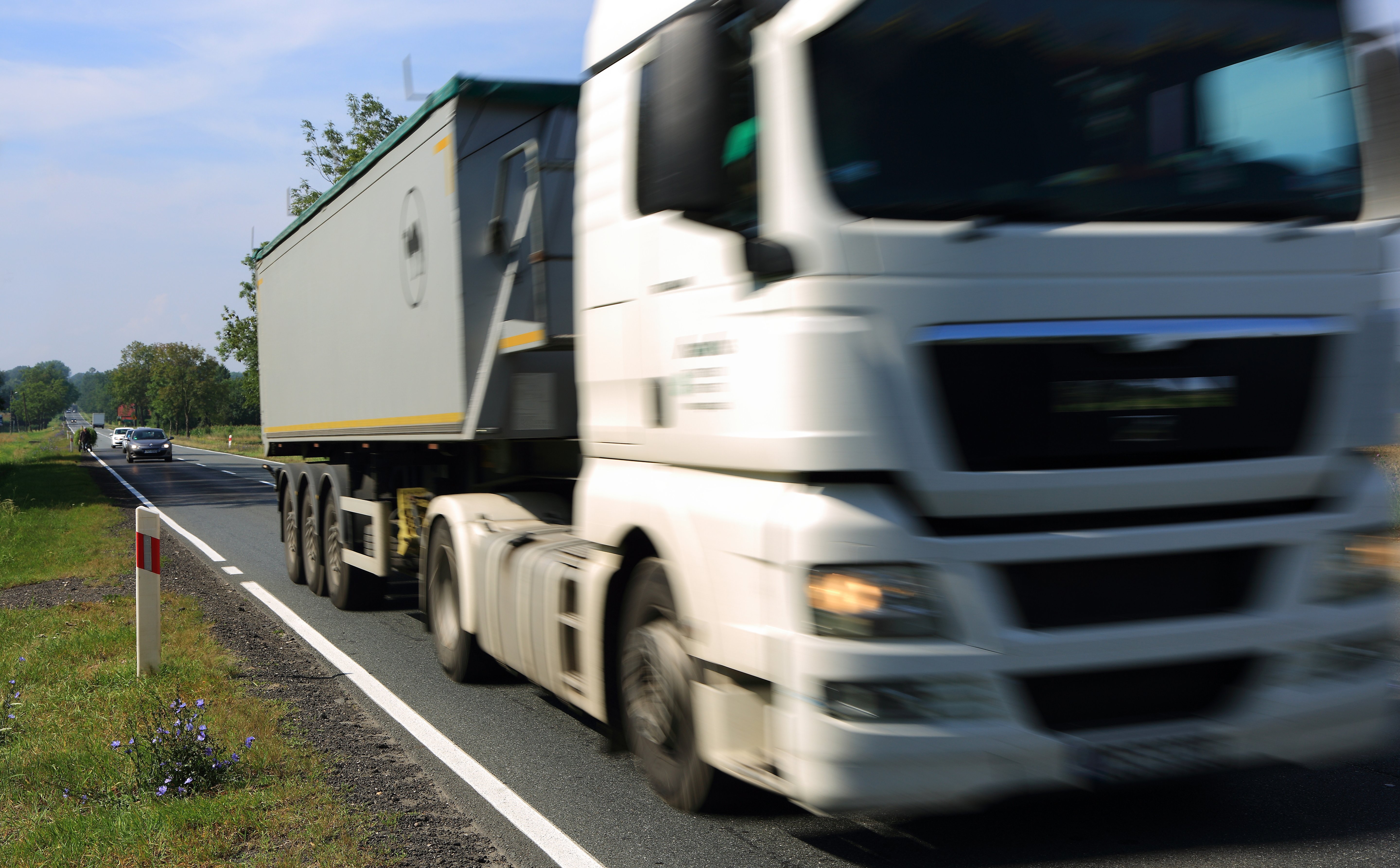Brak zleceń na transport zatrzymał inwestycje w ciężarówki