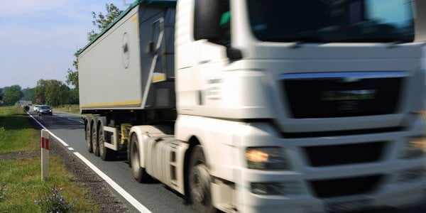 Brak zleceń na transport zatrzymał inwestycje w ciężarówki