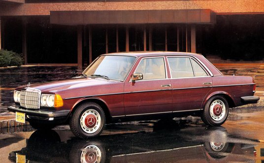 Mercedes 300D Turbodiesel z 1985 roku