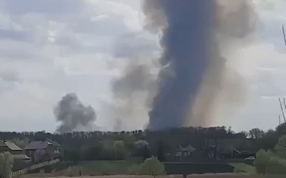 Pożar na terenie obiektu wojskowego w obwodzie biełgorodzkim w Rosji