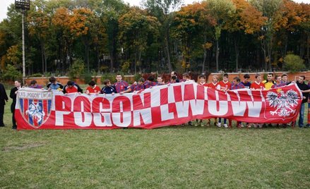 Dzisiejsza Pogoń (niebiesko-fioletowe stroje) po meczu z Polonią Chmielnicki