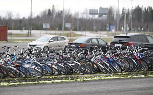 Od środy na wszystkich fińskich przejściach nie przepuszczają przyjezdnych na rowerach. Na zdjęciu s