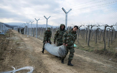 Macedonia rozpoczęła budowę drugiego odcinka muru, który ma zagrodzić drogę imigrantom udającym się 