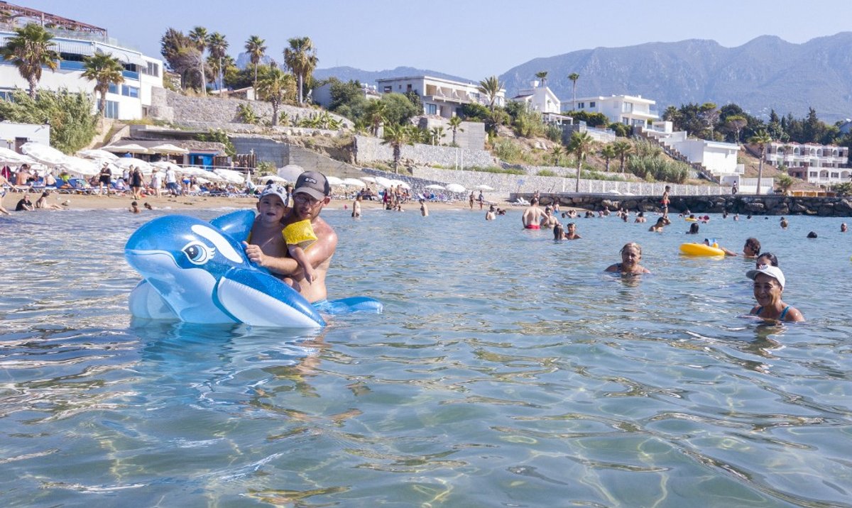 Rainbow sprzedaje już lato 2024 roku. Wyloty z 12 miast, więcej hoteli