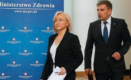 Szefowa NFZ Agnieszka Pachciarz i minister zdrowia Bartosz Arłukowicz obiecują lekarzom, że za błąd 