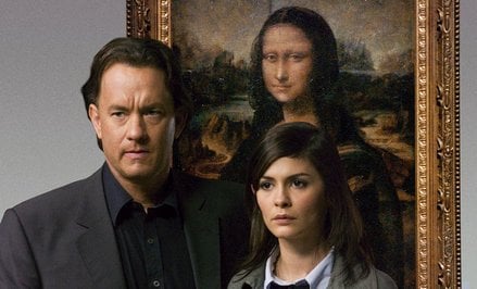 Tom Hanks trzy razy wcielił się w rolę Roberta Langdona. Tu na zdjęciu z "Kodu Da Vinci" (UIP / Impe