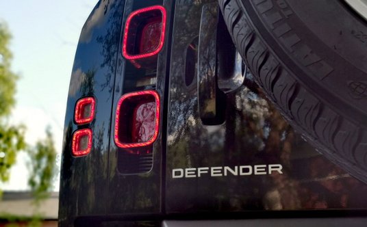 Land Rover Defender 90