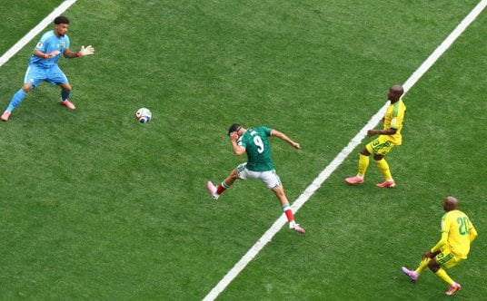 Raul Jimenez strzela gola na 2:0