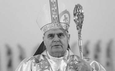 Bp Marian Duś podczas mszy świętej w warszawskim kościele Matki Boskiej Łaskawej, fot. z 2007 r.