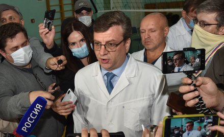 Aleksander Murachowski w szpitalu w Omsku na konferencji prasowej w sprawie Aleksieja Nawalnego, fot