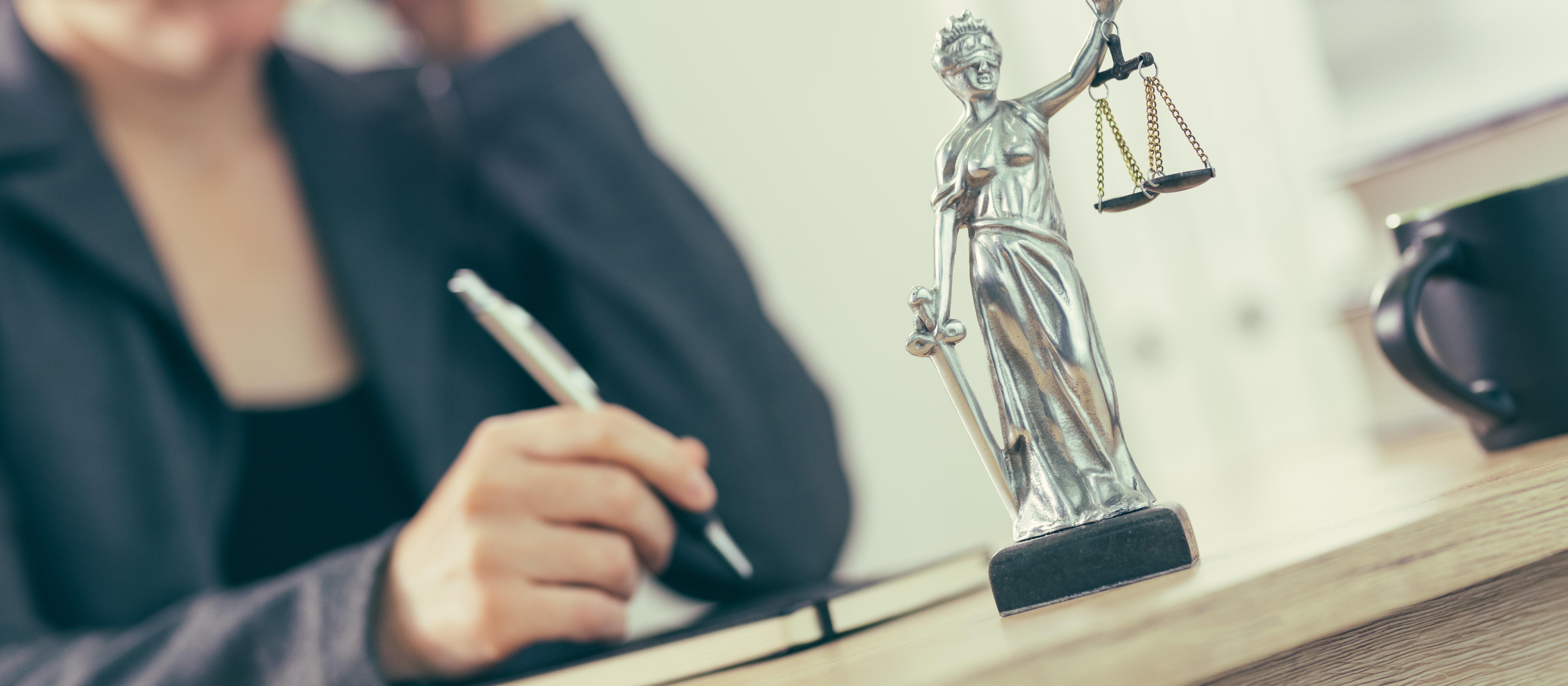 Nowe prawo 2026. Darmowy prawnik doradzi przez telefon albo na WhatsAppie