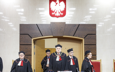 Krystyna Pawłowicz: 10 sędziów Trybunału Konstytucyjnego zdradziło państwo