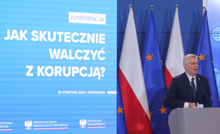 Koordynator służb specjalnych Tomasz Siemoniak na konferencji "Jak skutecznie walczyć z korupcją?" w