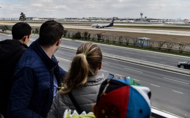 Fotoreporter AFP robił wczoraj ostatnie zdjęcia z lotnisksa im. Kemala Ataturka