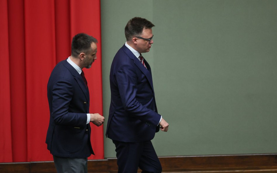 Szymon Hołownia ma wyraźnie niższe poparcie w sondażu prezydenckim od kandydatów KO i PiS