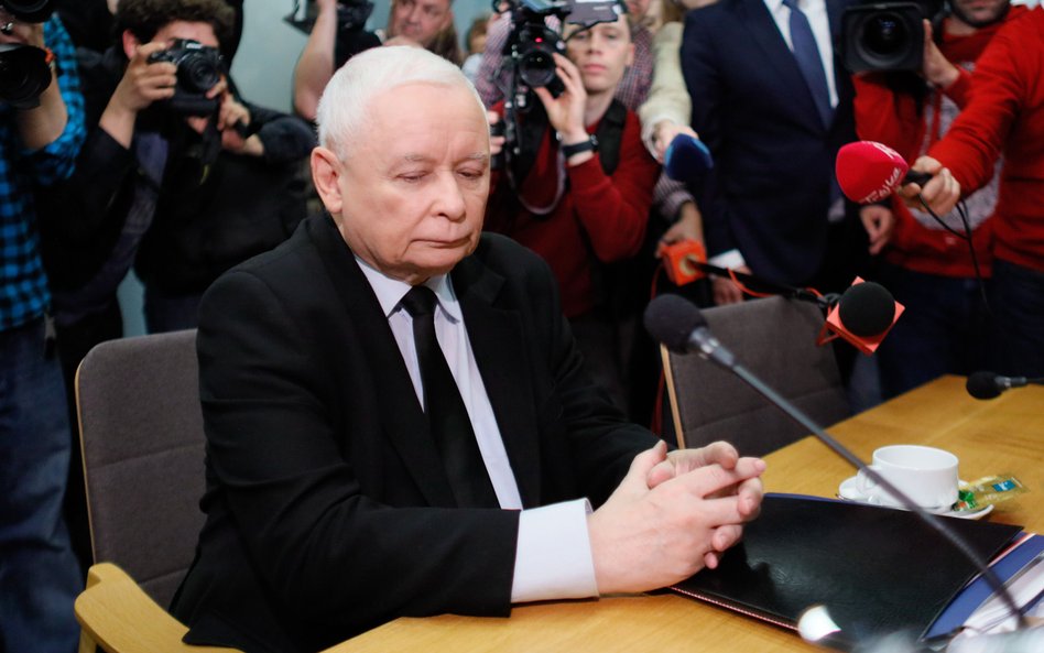 Dwie wieże i spółka Srebrna. Startuje śledztwo