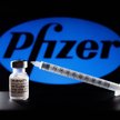 Koronawirus. FDA dopuszcza bezwarunkowo do użycia szczepionkę Pfizera