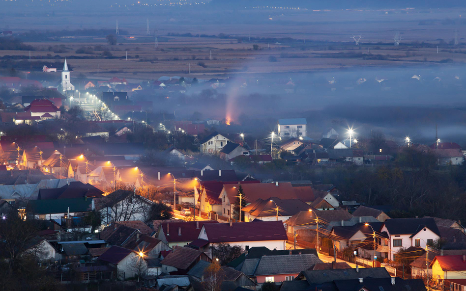 Spełniają się czarne prognozy. Polacy palą, czym się da