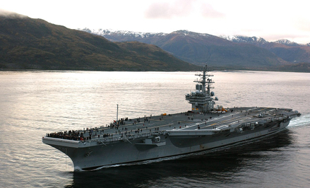 Lotniskowiec USS Ronald Reagan. Flota USA otrzyma w przyszłości wsparcie okrętów-robotów
