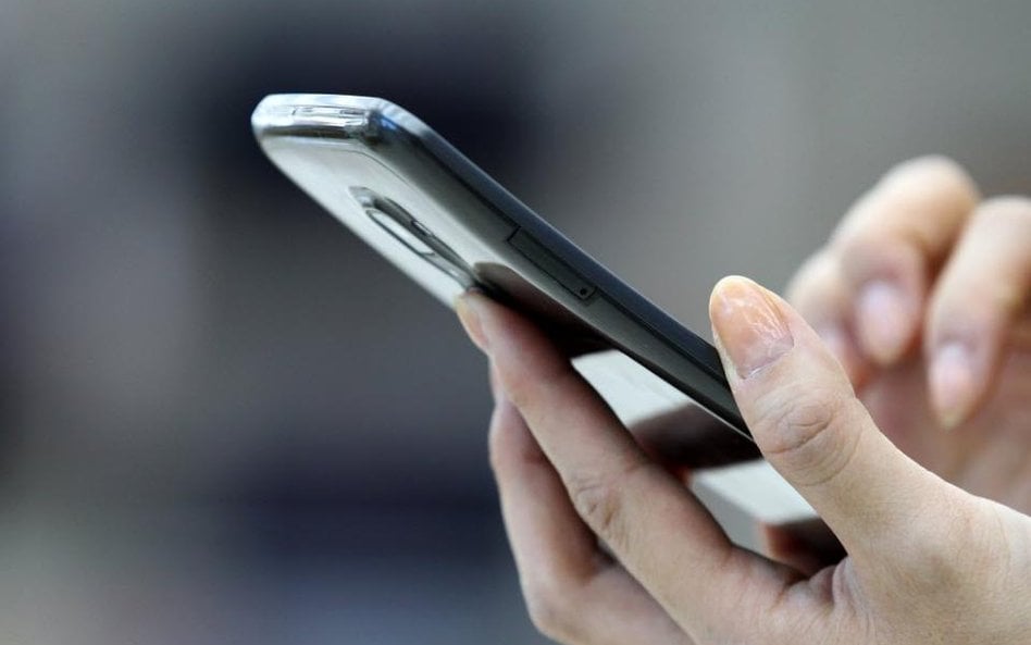 Po Plusie i T-Mobile także Orange Polska przedstawił ofertę bankowości mobilnej. Rośnie też grono op