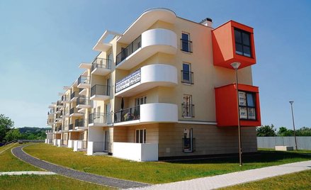 Coraz więcej osób mających wolne środki myśli o ulokowaniu ich w nieruchomościach