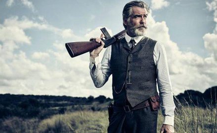 Pierce Brosnan jako głowa teksańskiego rodu w serialu „Syn”.