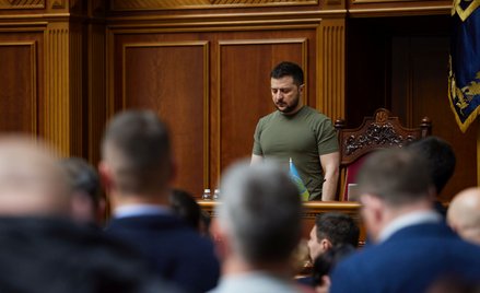 Kamil Dąbrowa: Bez miłości w czasie wojny