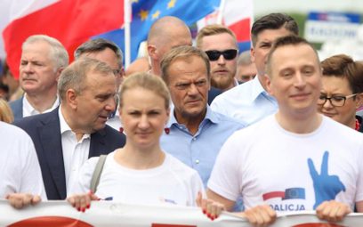 Donald Tusk wsparł Koalicję Europejską podczas marszu