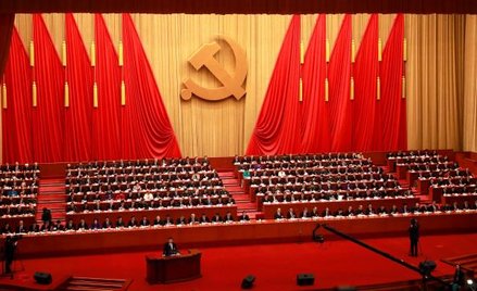 Sekretarz generalny Xi Jinping przemawia do delegatów 19. zjazdu Komunistycznej Partii Chin zgromadz