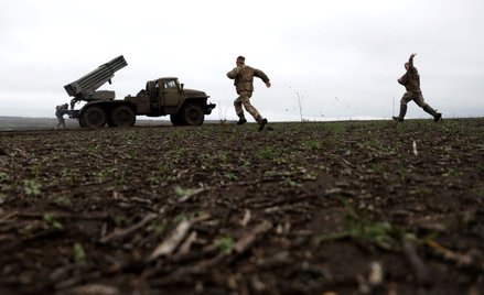Po ostrzelaniu rosyjskich pozycji na linii frontu w pobliżu Bachmutu (obwód doniecki) ukraińscy żołn