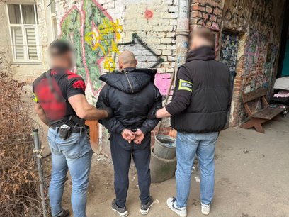 41-latek został przyłapany w momencie, gdy przekładał poporcjowane już substancje.