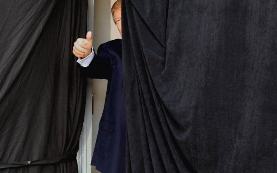 6. Donald Trump w chwilę po oddaniu głosu w wyborach