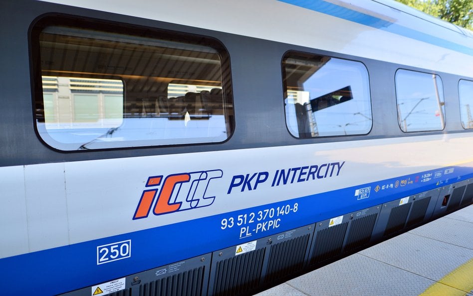 20 października seniorzy, w ramach promocyjnych biletów, będą mogli podróżować pociągami PKP Interci