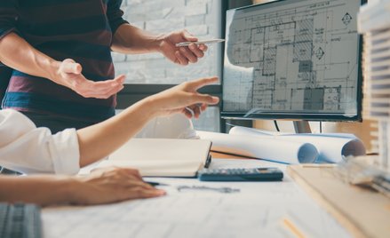 Zastosowanie 50-proc. kosztów autorskich sprawia, że pracownik otrzymuje wyższe wynagrodzenie „na rę