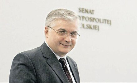 <Włodzimierz Cimoszewicz jest niezależnym senatorem. Dwukrotnie kandydował na prezydenta Polski