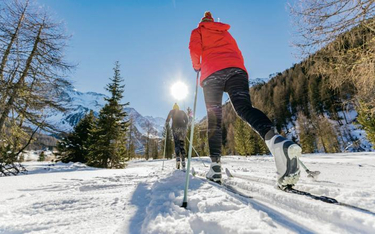 Zawodnicy z Tomaszowa udowadniają, że na nartach można biegać nie tylko w górach.