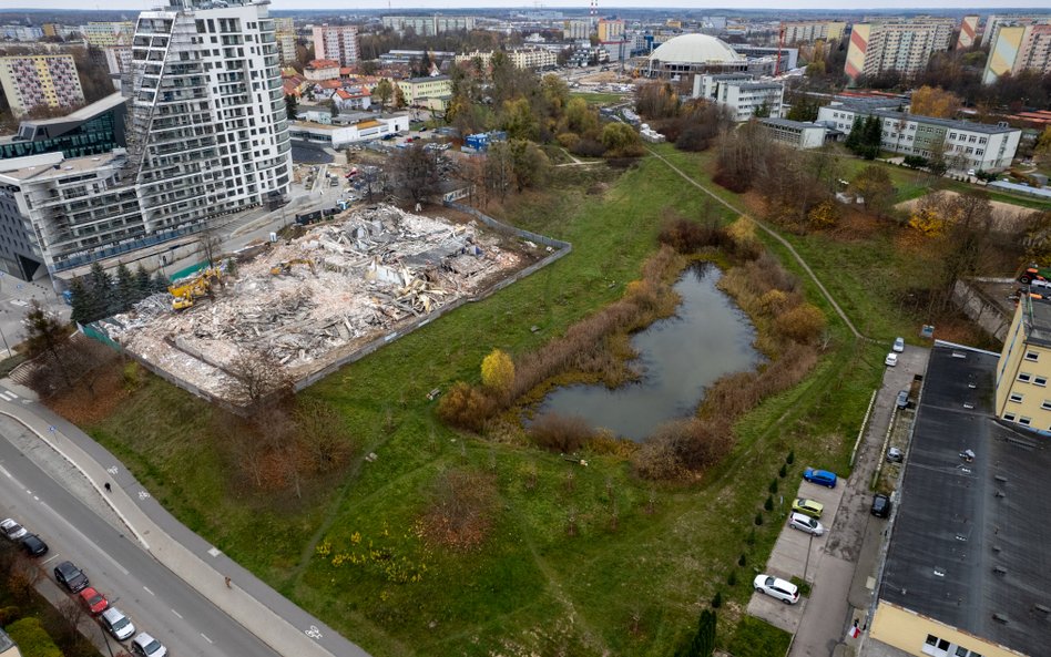 Olsztyn. Był stary basen, będzie osiedle Metamorfoza